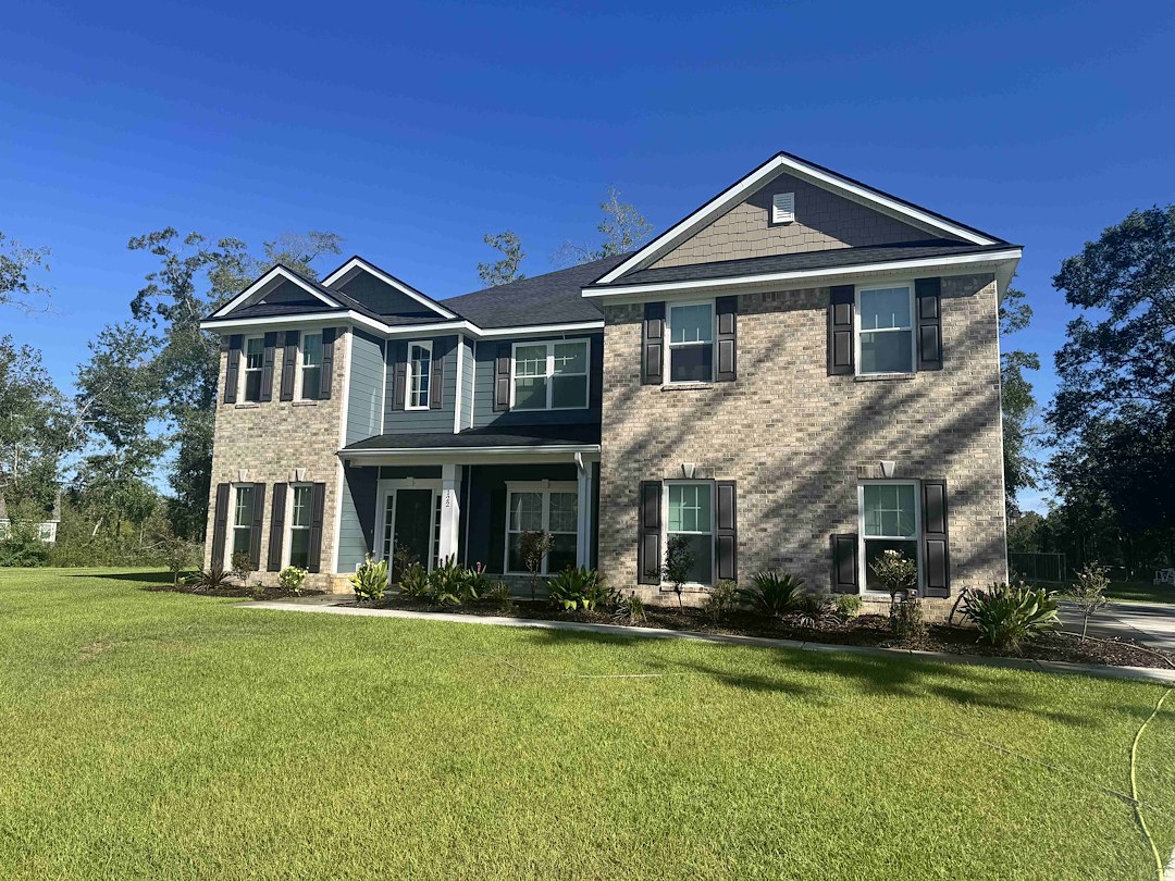 Expert House Washing in Rincon, GA – Blue Line Pressure Washing, Savannah’s Top Choice